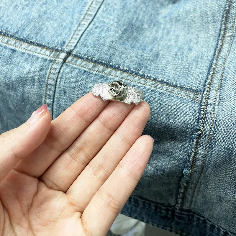 Sonsuzluk Sk8 Logo emaye Pin k - Anime Merchandise Logo incelemesi ve fiyatı
